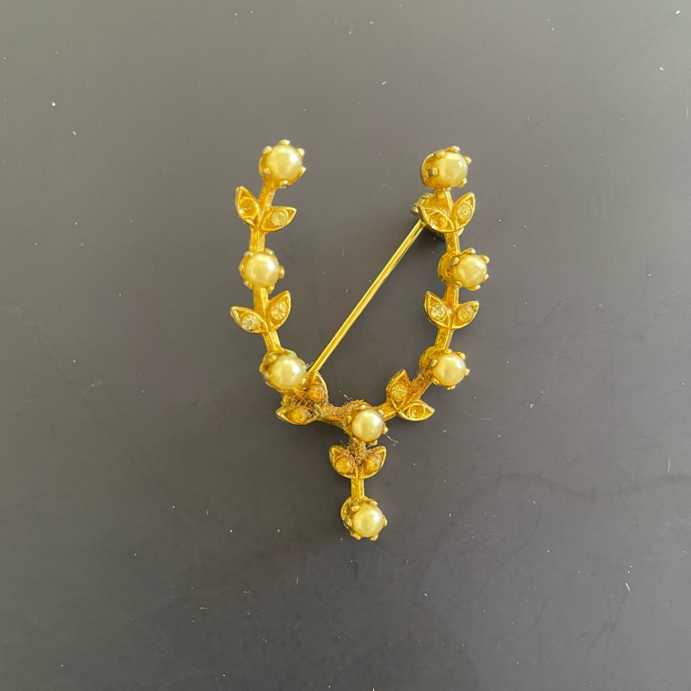 Vintage Pearl Horseshoe Brooch, Excellent Condition